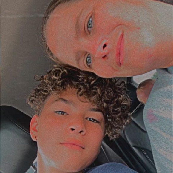 Meet your Posher, Tommy - Picture 1 of 1